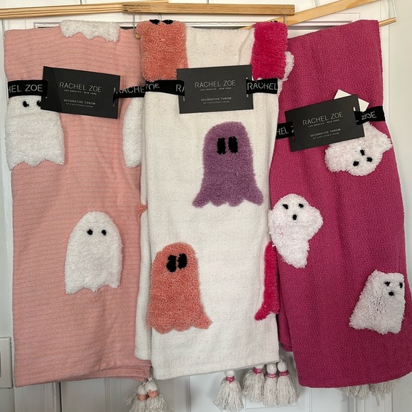 Viral TikTok Ghost Throw Blanket - Picture 2 of 8